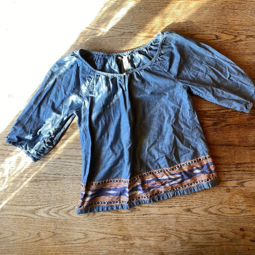 Boho southwest embroidered chambray top sz S